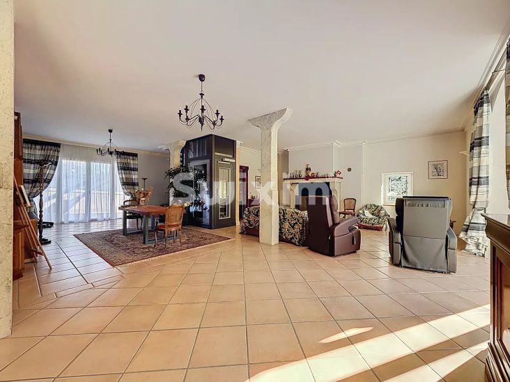 Sale House Saint-Jean-de-Gonville 12&nbsp;Rooms 392&nbsp;m²