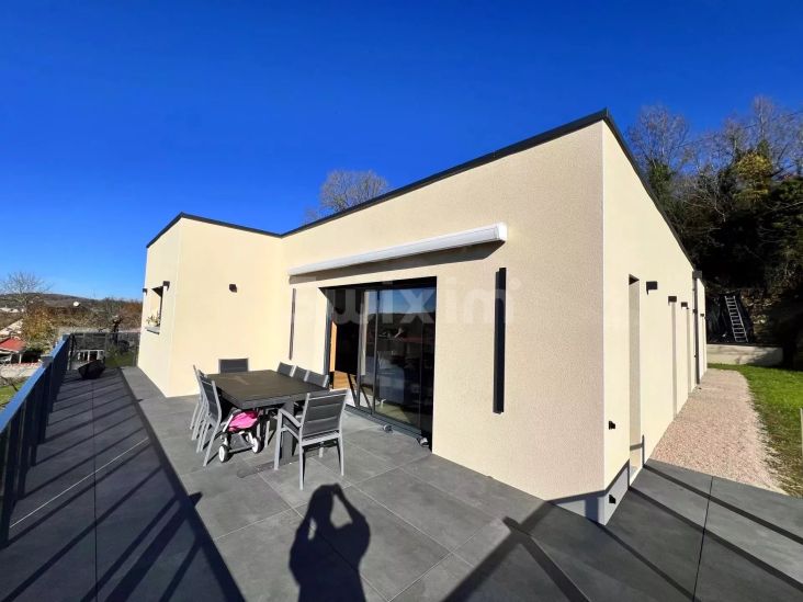 Vente Maison Lons-le-Saunier 7 Pièces 181.63 m²