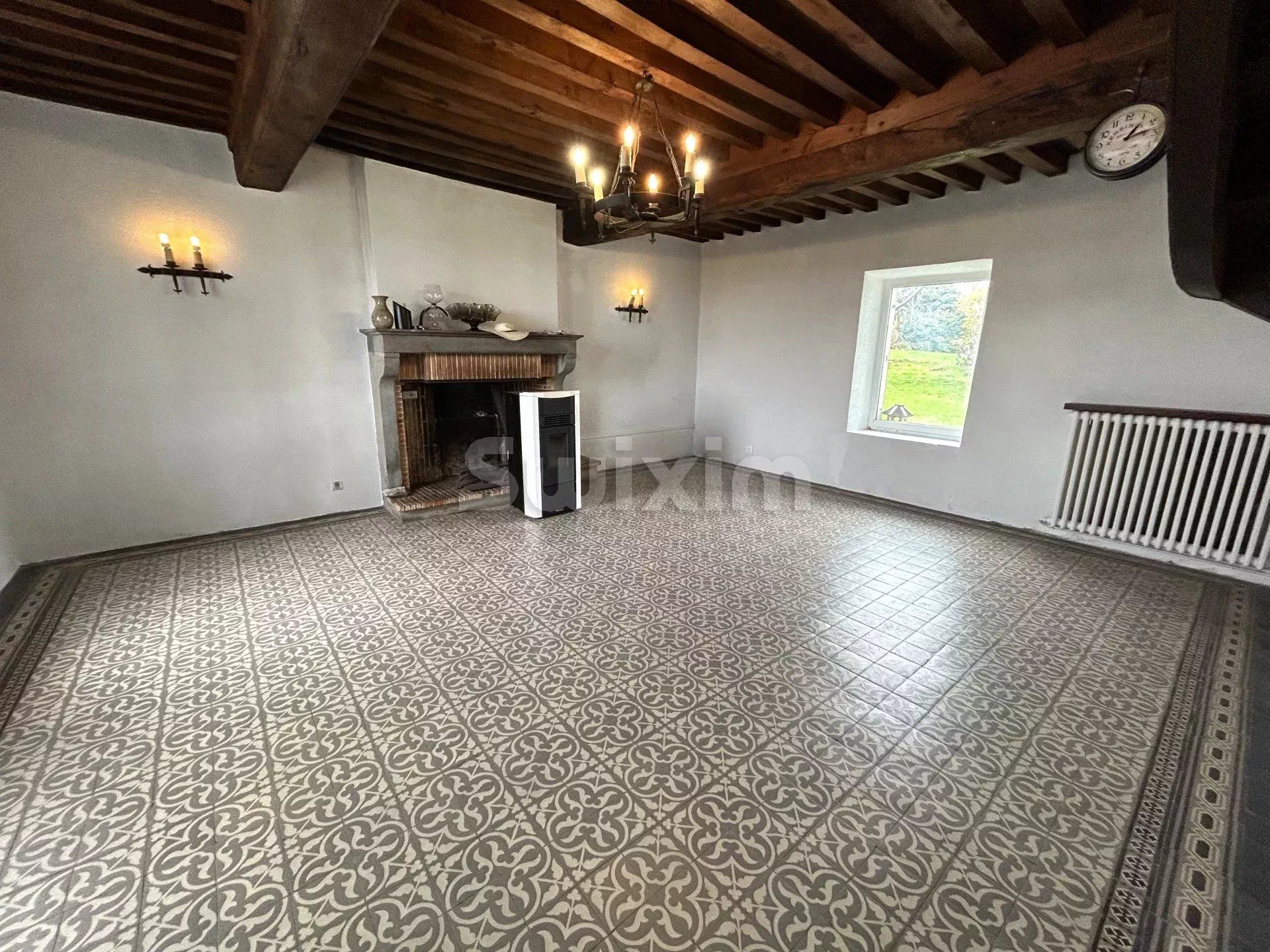 house 3 Rooms for sale on Quarré-les-Tombes (89630)