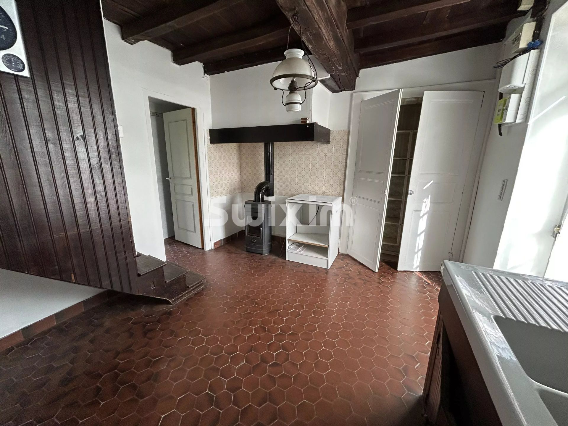house 3 Rooms for sale on Quarré-les-Tombes (89630)