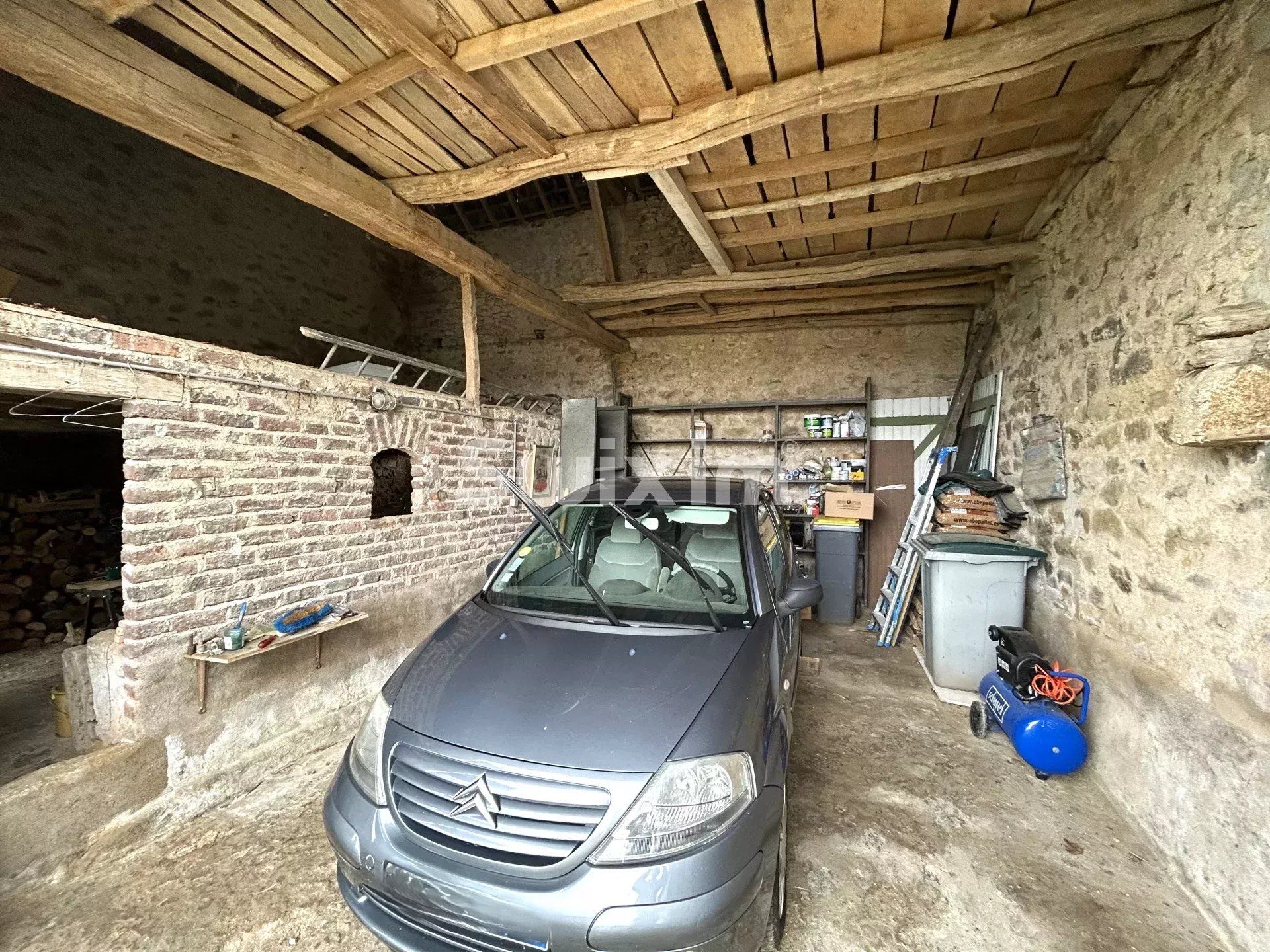 house 3 Rooms for sale on Quarré-les-Tombes (89630)