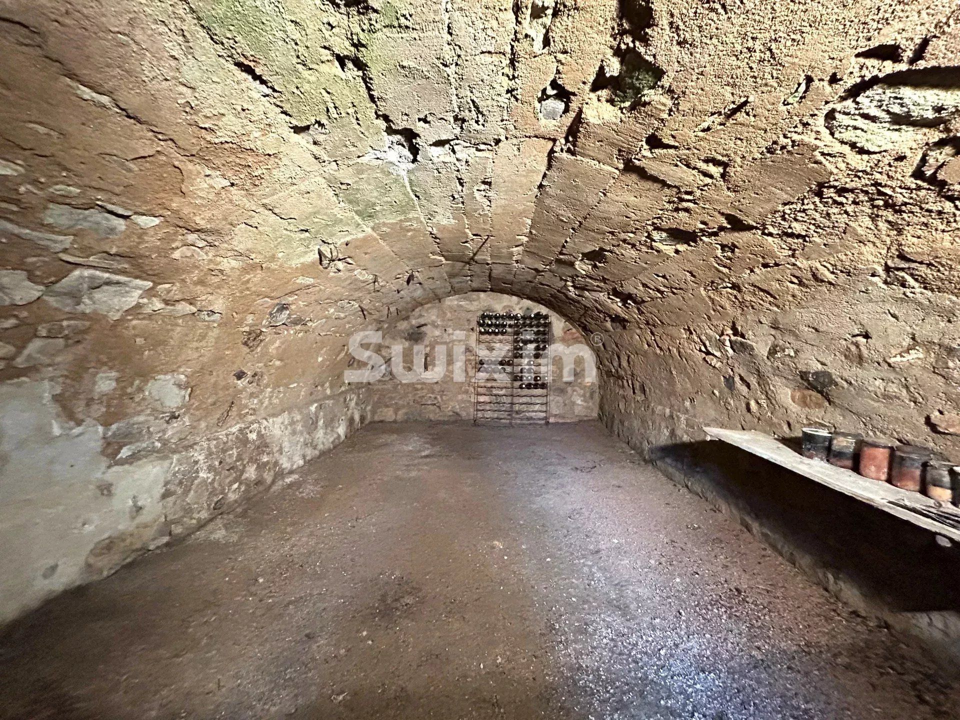 house 3 Rooms for sale on Quarré-les-Tombes (89630)