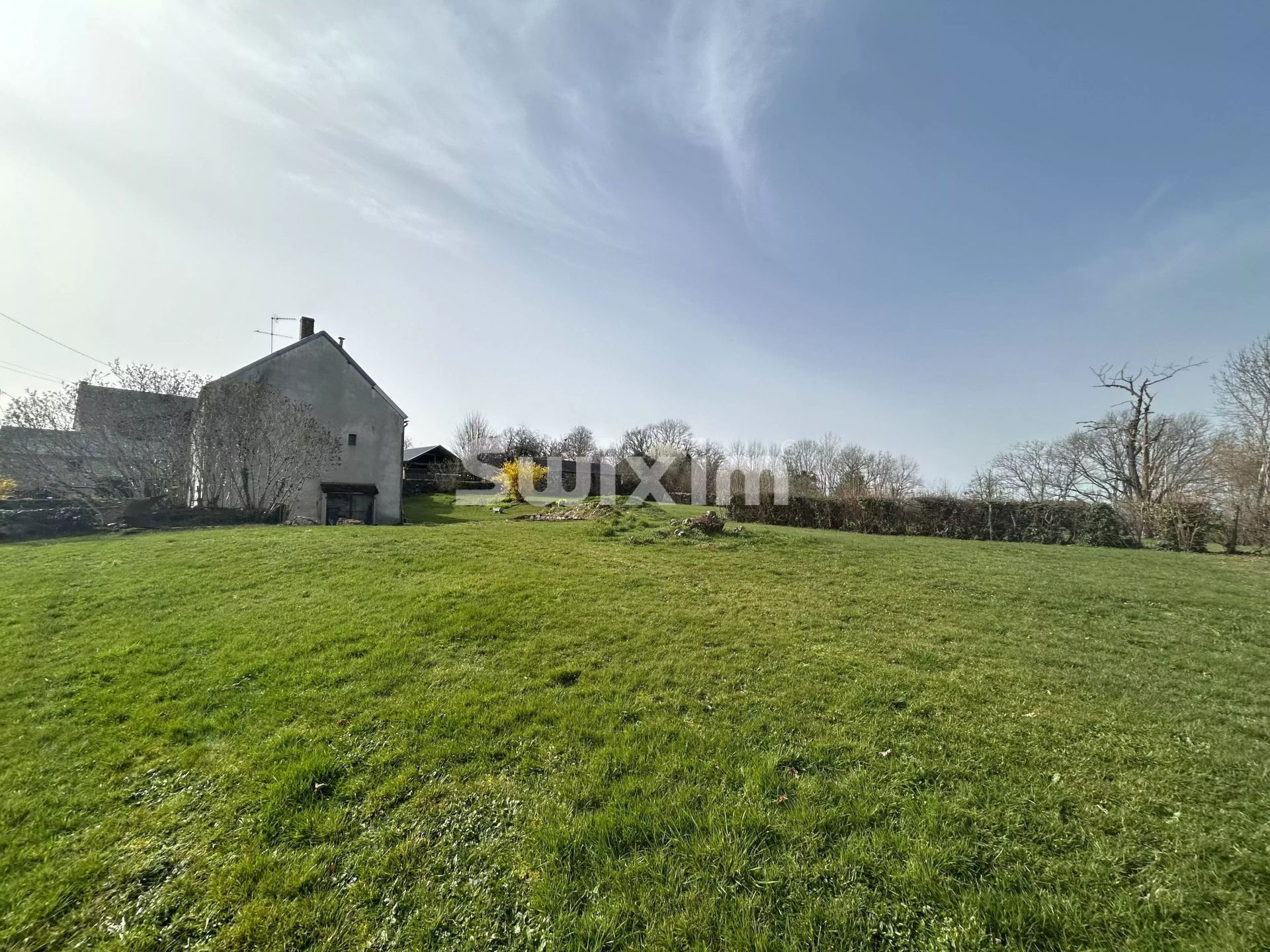 house 3 Rooms for sale on Quarré-les-Tombes (89630)