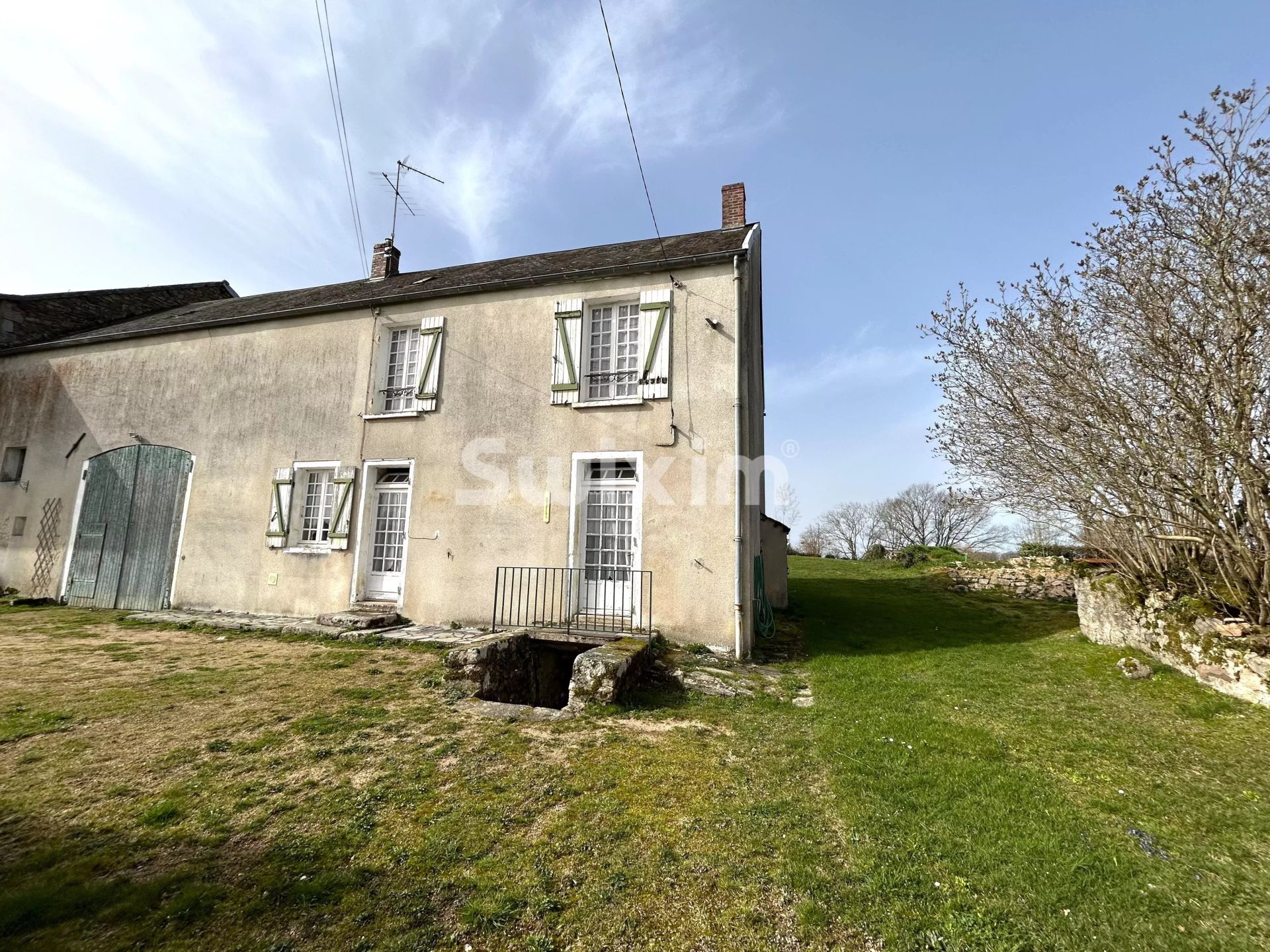 house 3 Rooms for sale on Quarré-les-Tombes (89630)