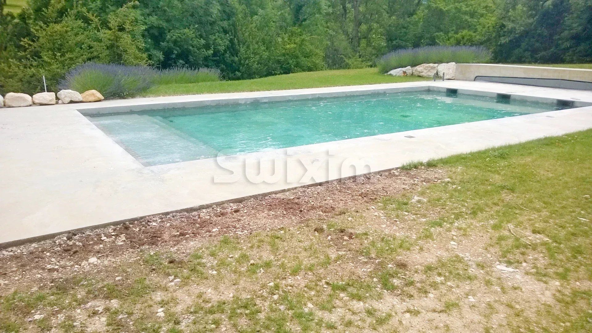 propriété 8 Pièces en vente sur Die (26150)