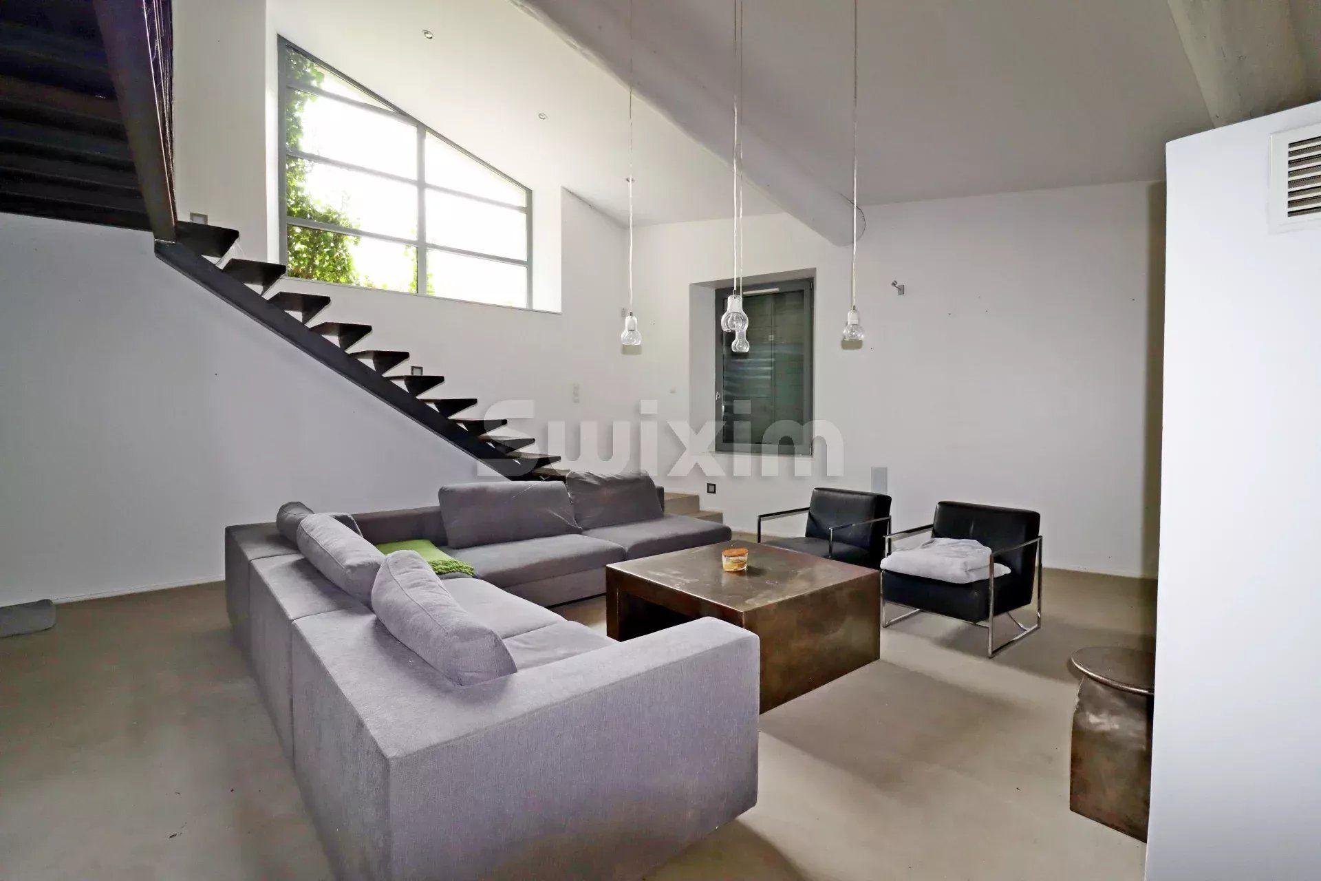 propriété 8 Pièces en vente sur Die (26150)