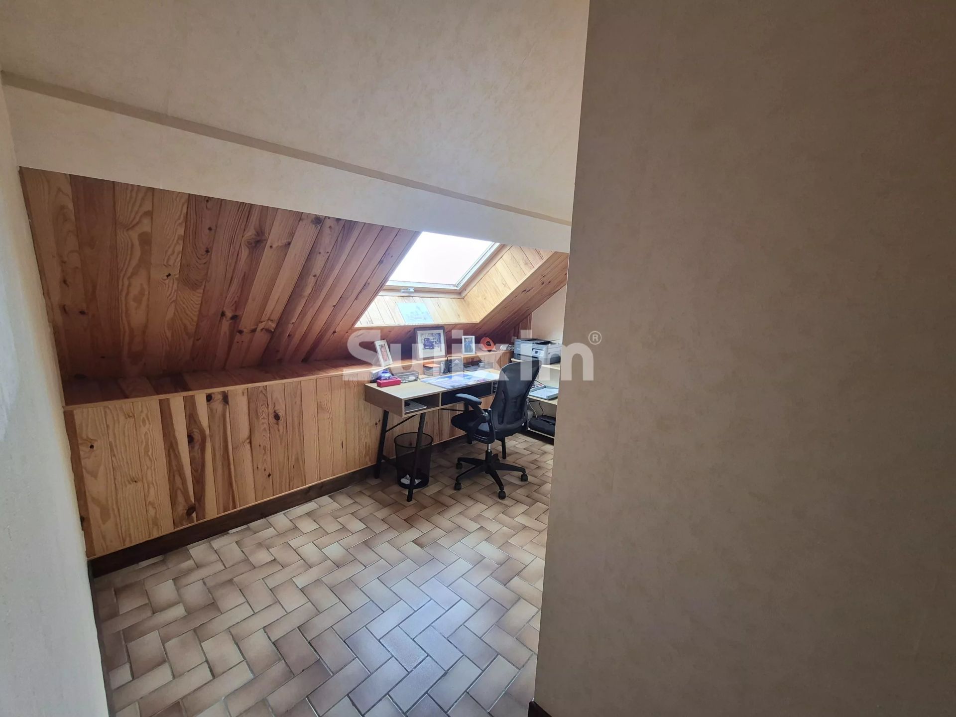 house 8 Rooms for sale on Montbard (21500)