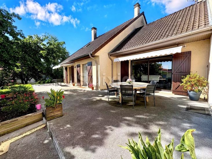 Vente Maison Digoin 11 Pièces 357 m²