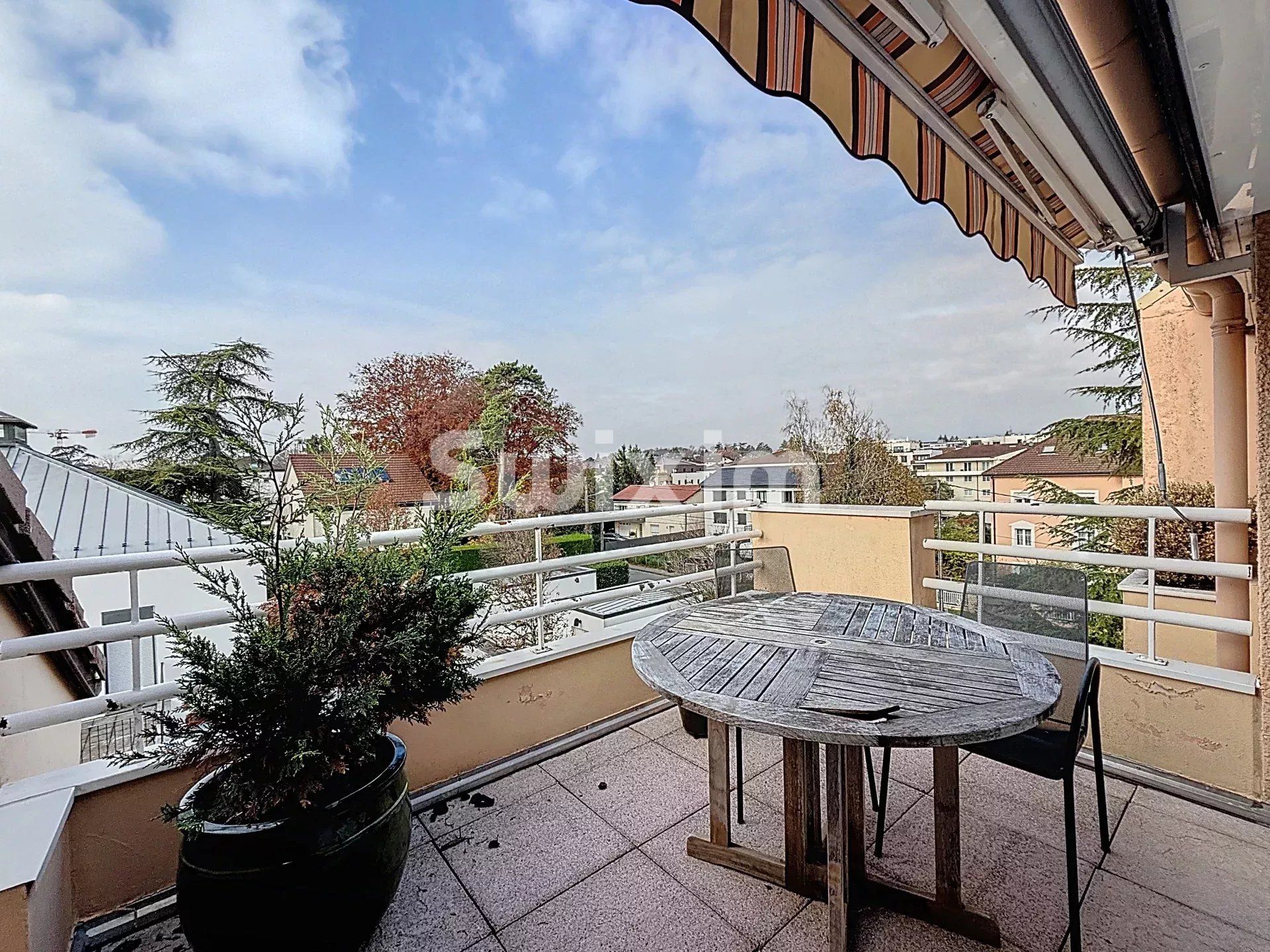 appartamento 5 Camere in vendita su Ferney-Voltaire (01210)