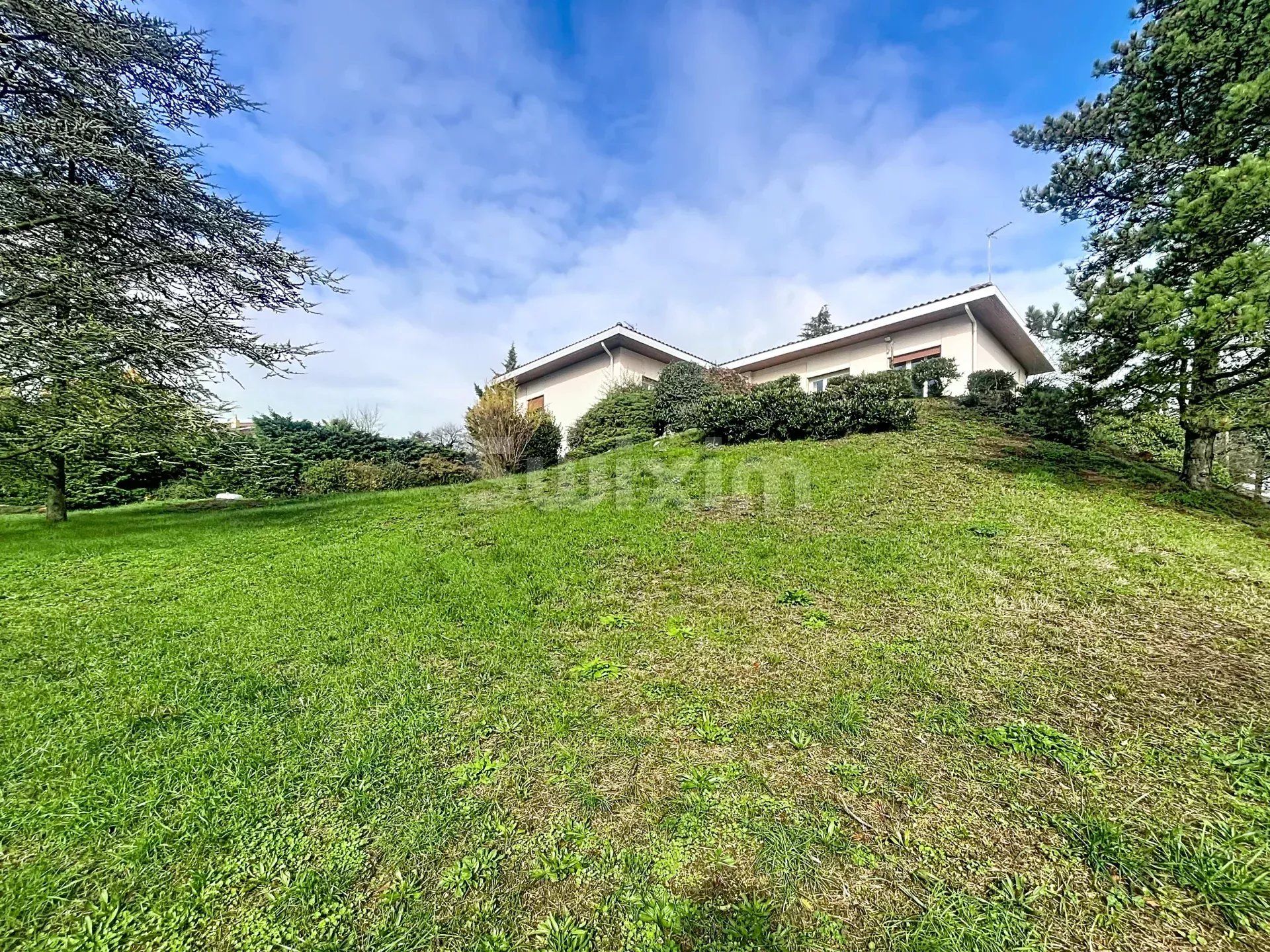 propriété 12 Pièces en vente sur Dardilly (69570)