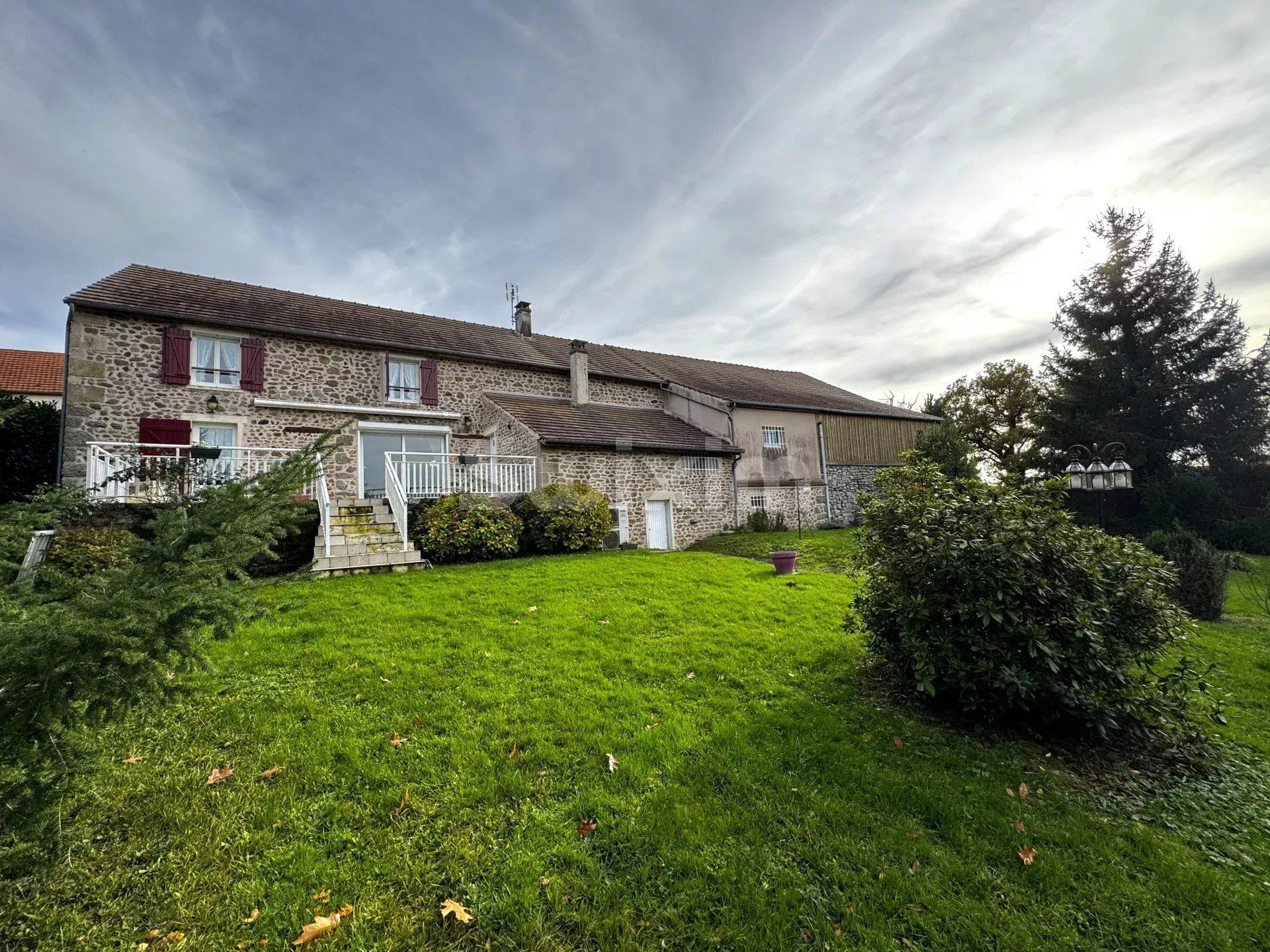 maison 8 Pièces en vente sur Avallon (89200)