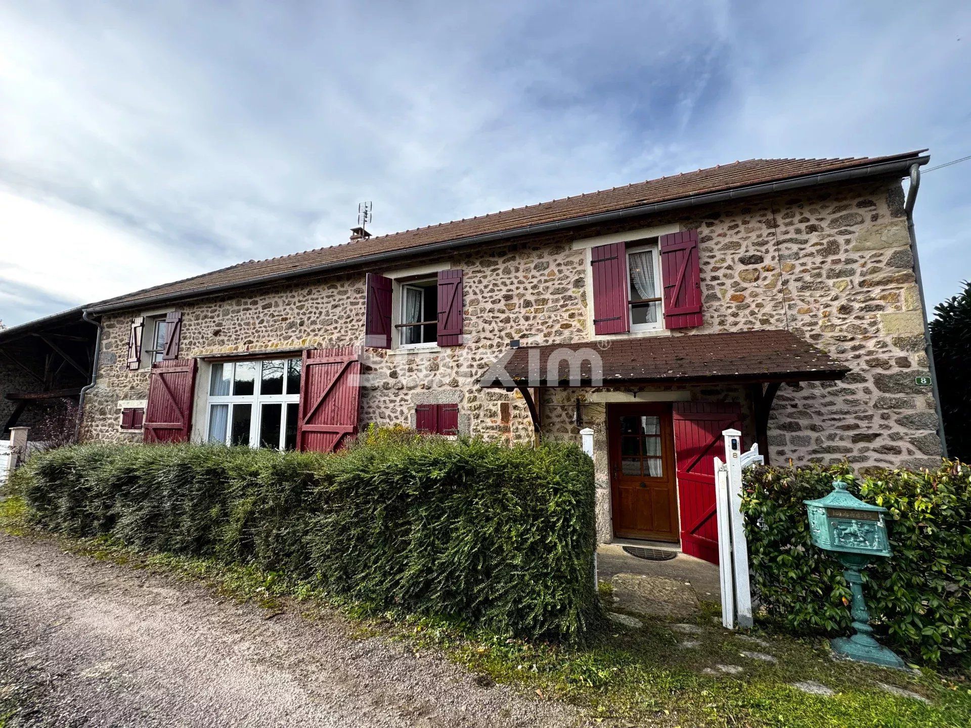 casa 8 Camere in vendita su Avallon (89200)