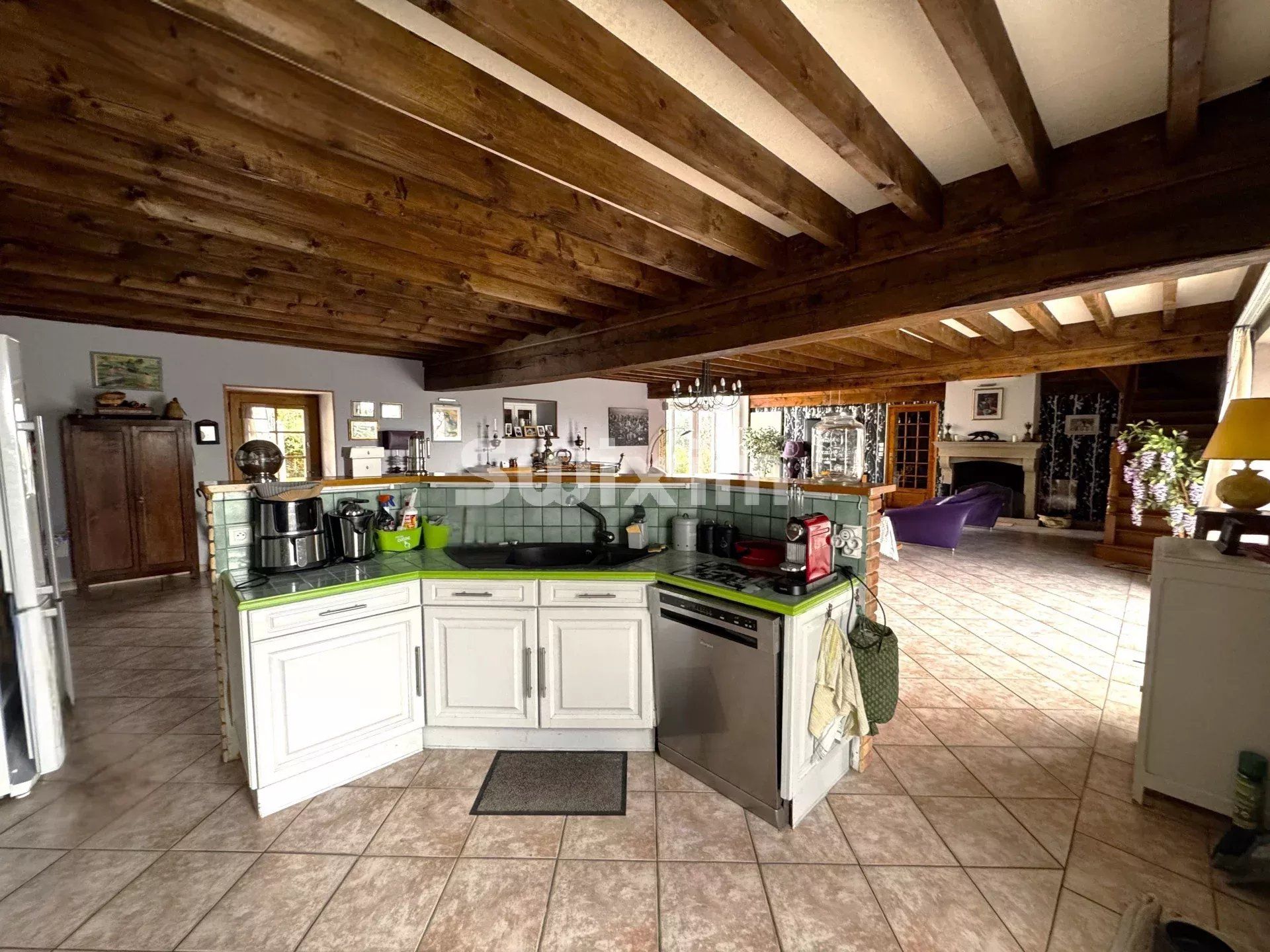 casa 8 Camere in vendita su Avallon (89200)