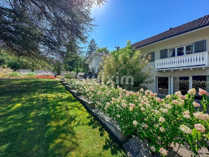 Vente Maison Versoix 9 Pièces 280 m²