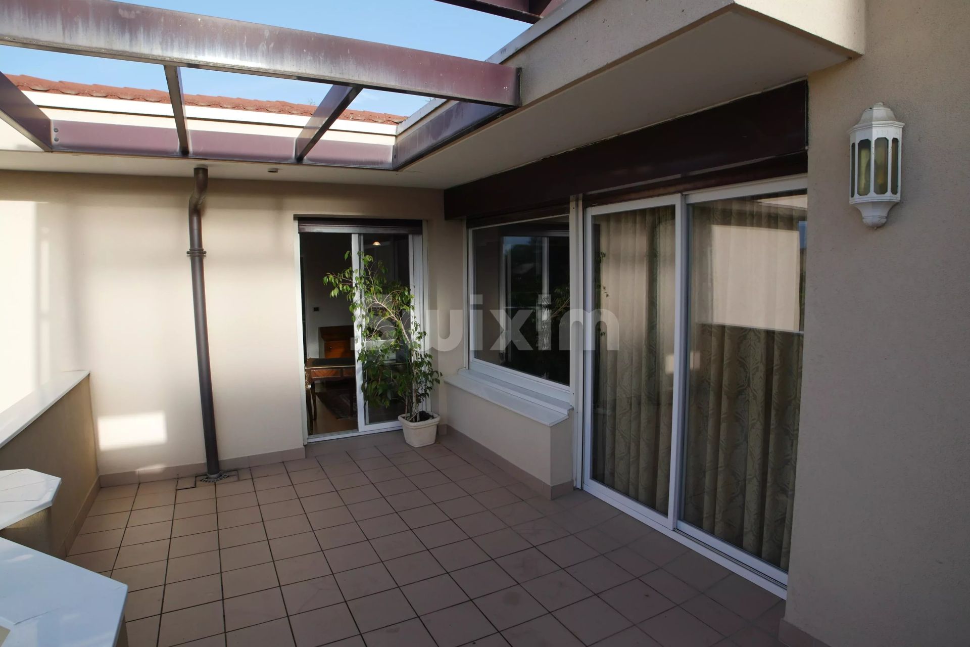 apartment 7 Rooms for sale on Ferney-Voltaire (01210)