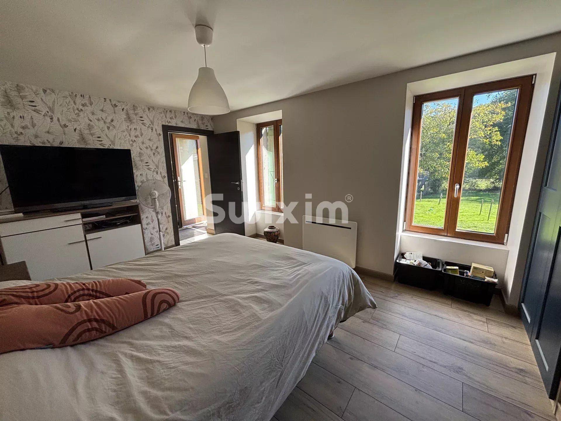 property 12 Rooms for sale on Quarré-les-Tombes (89630)