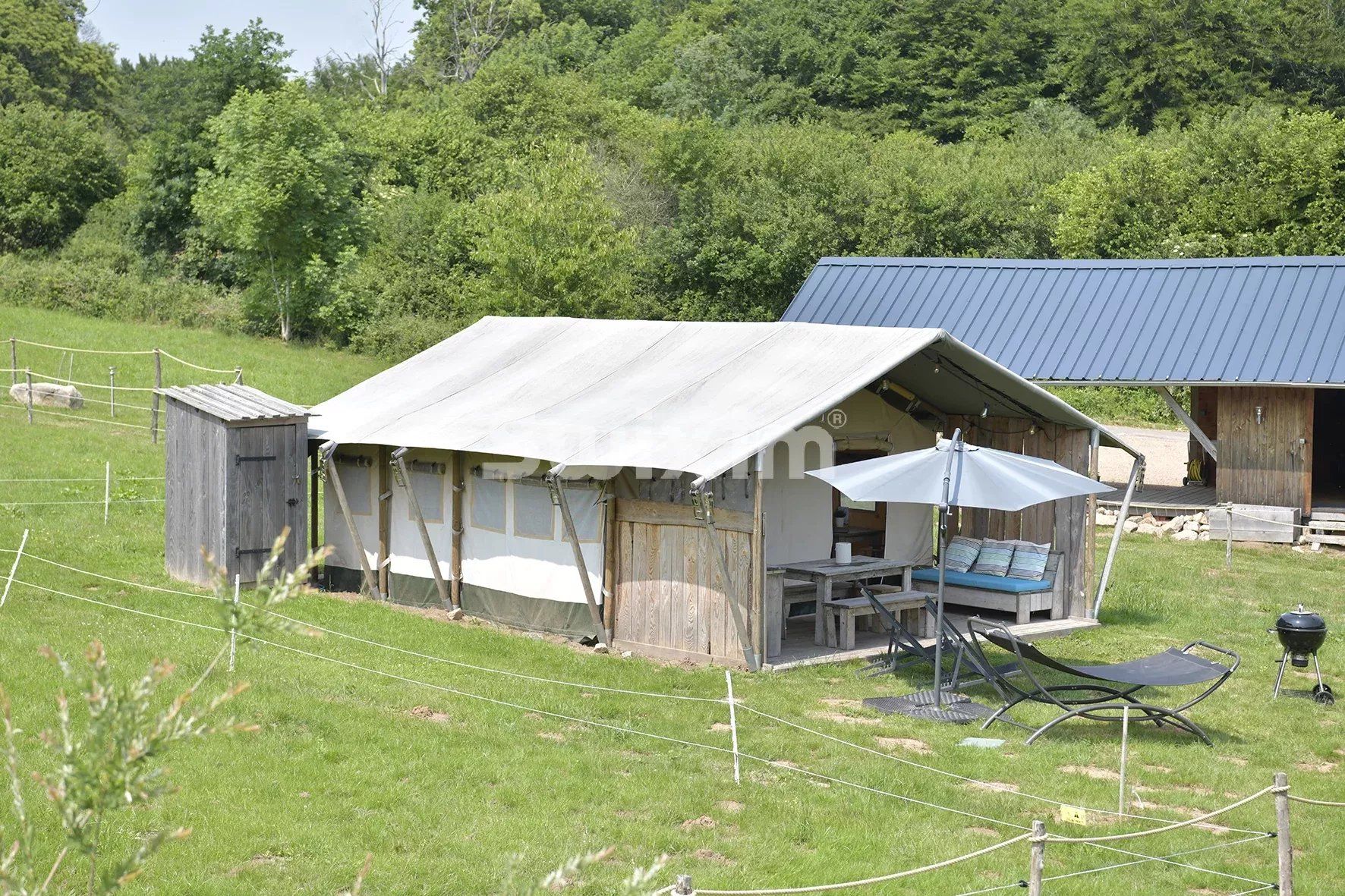 property 12 Rooms for sale on Quarré-les-Tombes (89630)