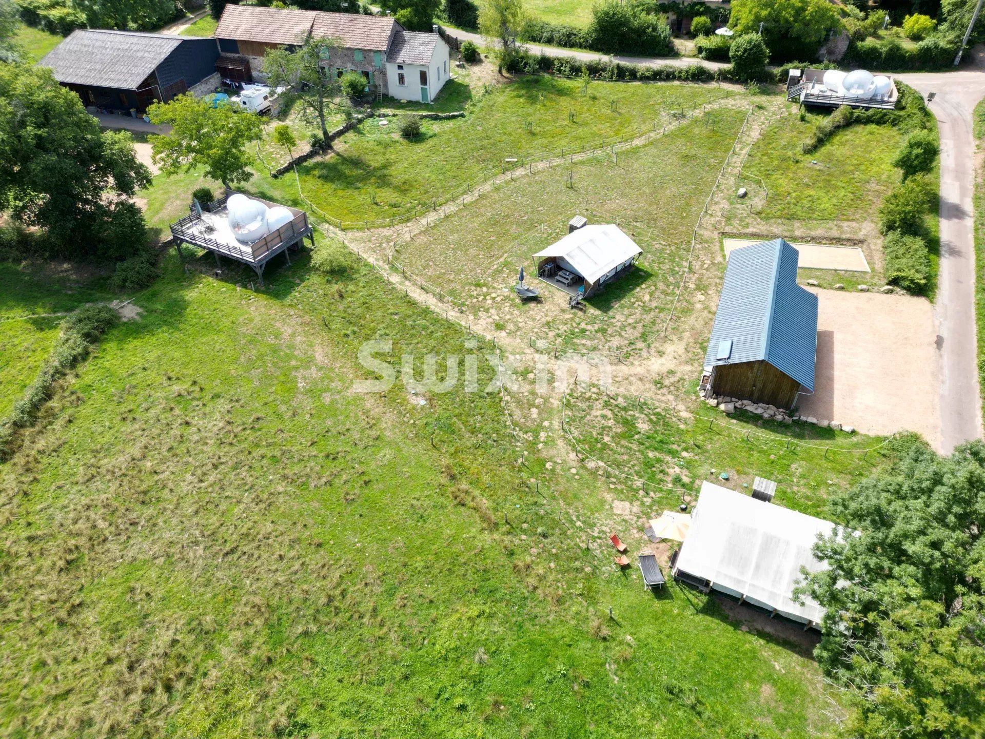 property 12 Rooms for sale on Quarré-les-Tombes (89630)