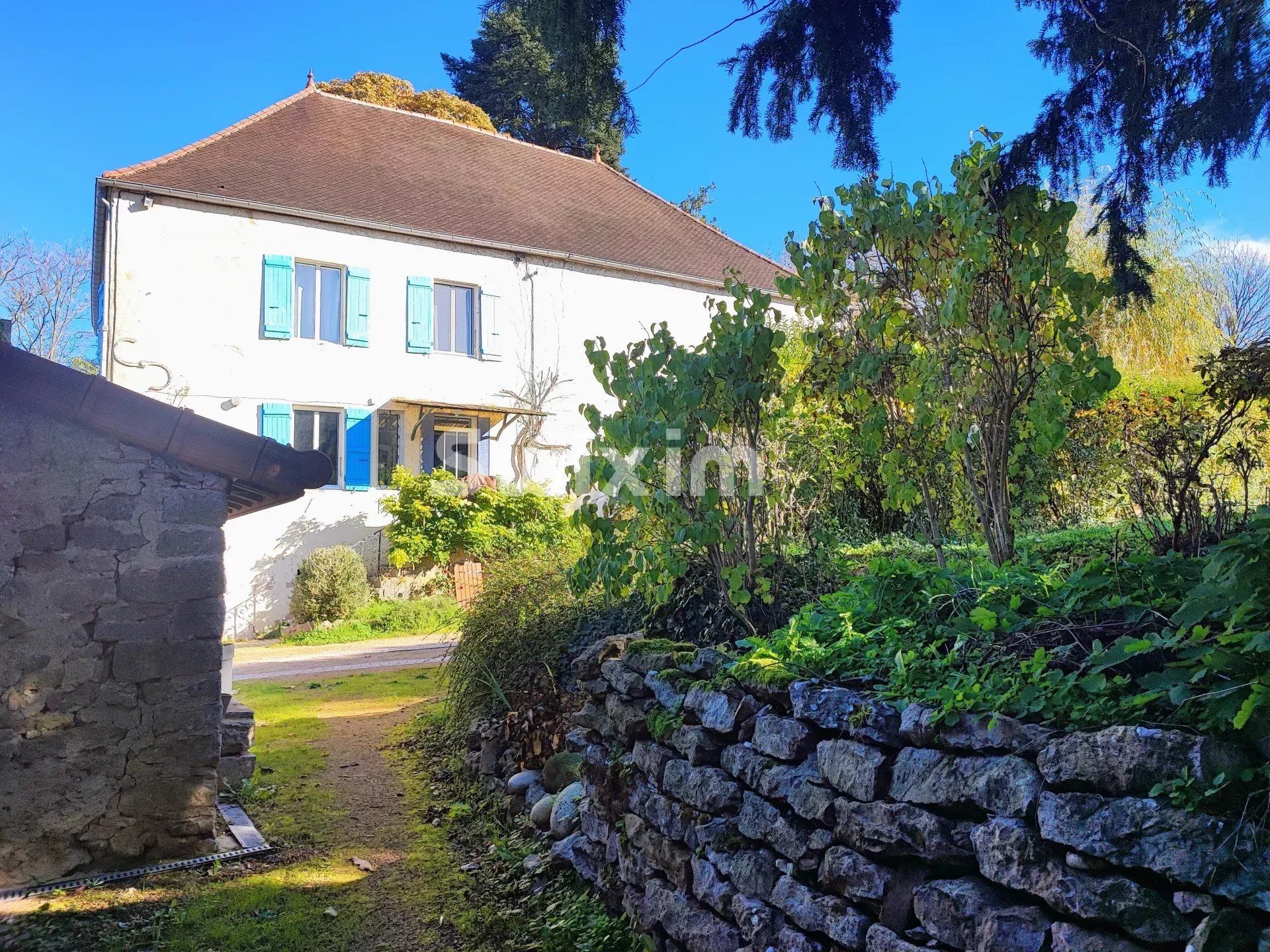 house 12 Rooms for sale on Saint-Léger-sur-Dheune (71510)