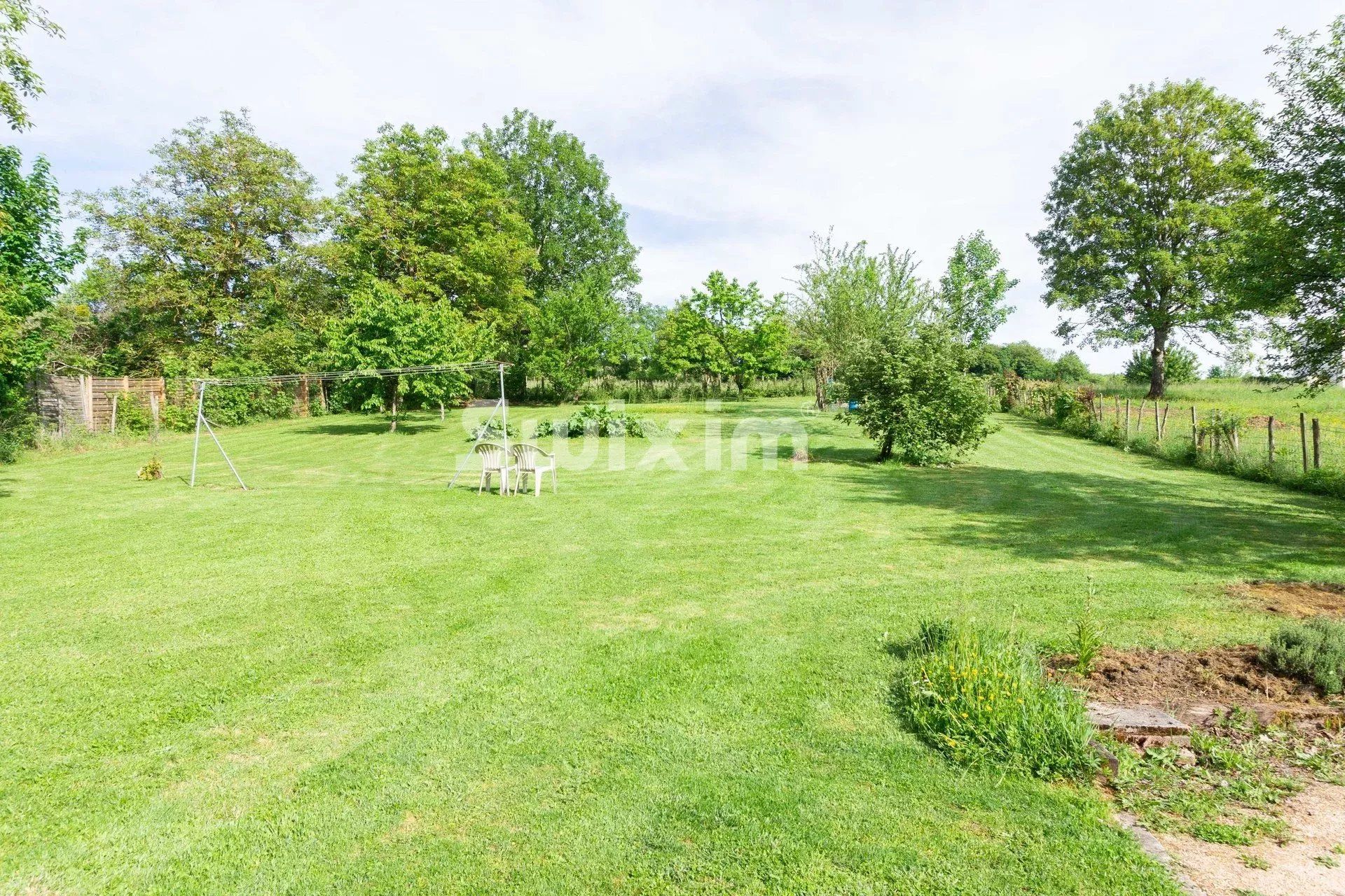 house 12 Rooms for sale on Saint-Léger-sur-Dheune (71510)