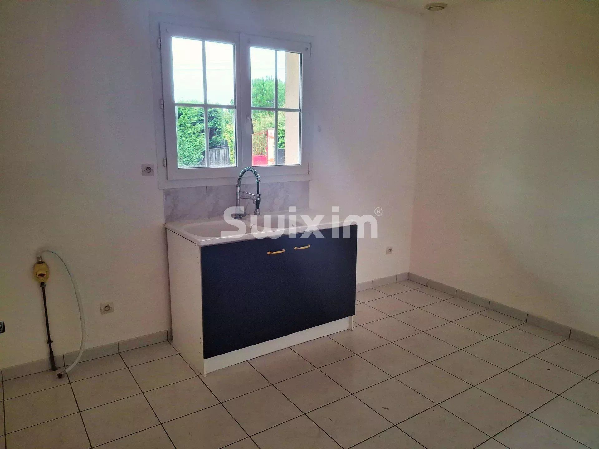 house 4 Rooms for sale on Candé-sur-Beuvron (41120)