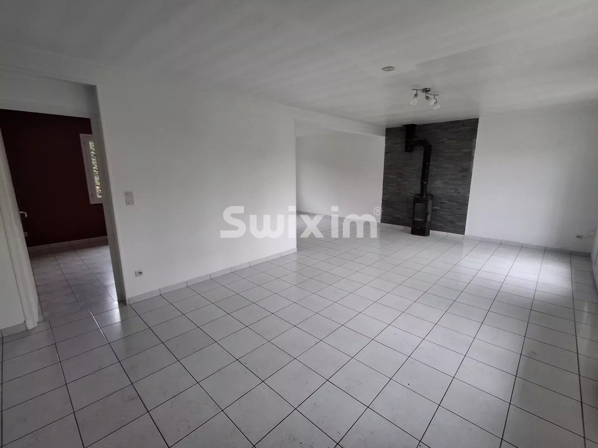 house 4 Rooms for sale on Candé-sur-Beuvron (41120)