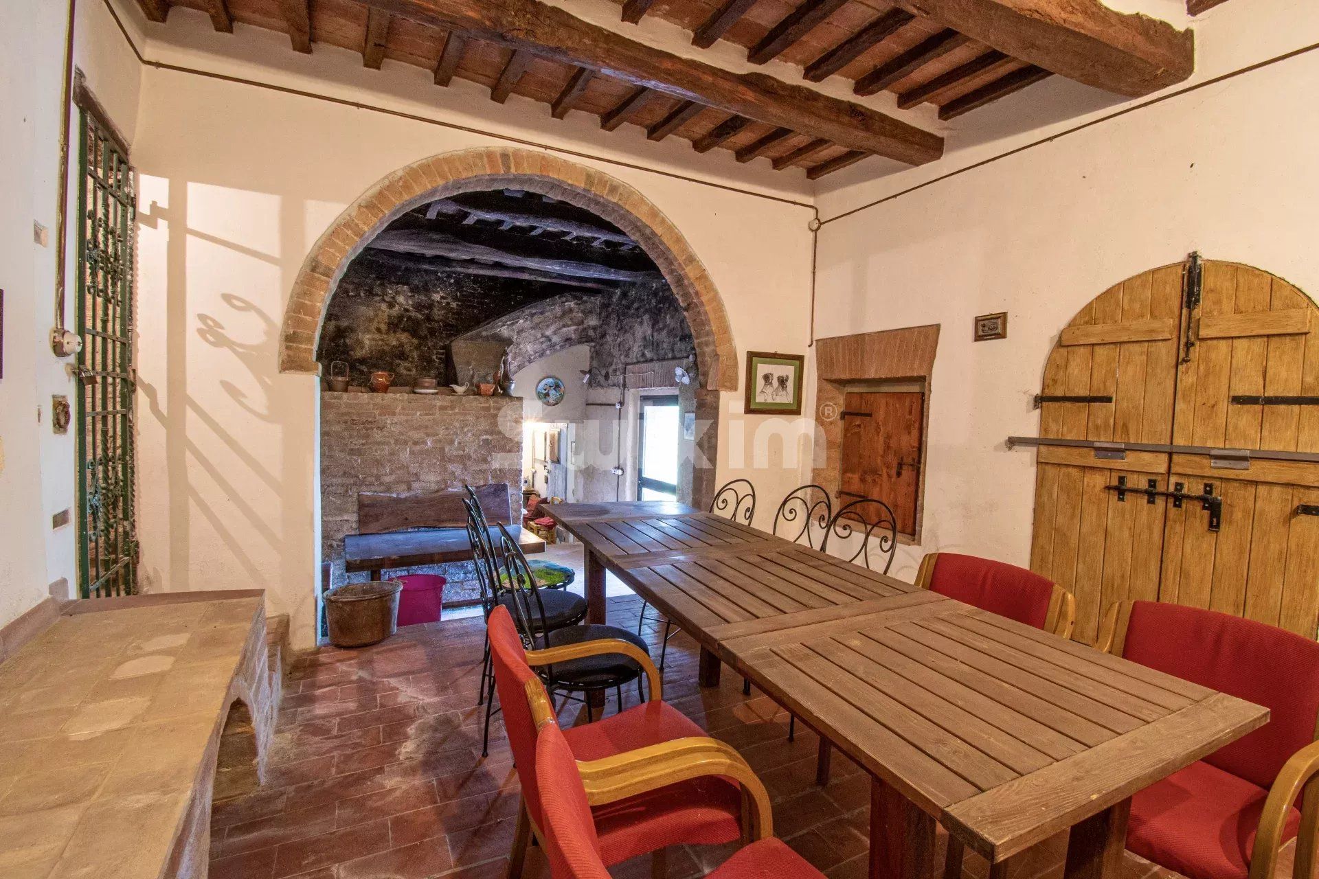 maison 20 Pièces en vente sur Asciano (53041)