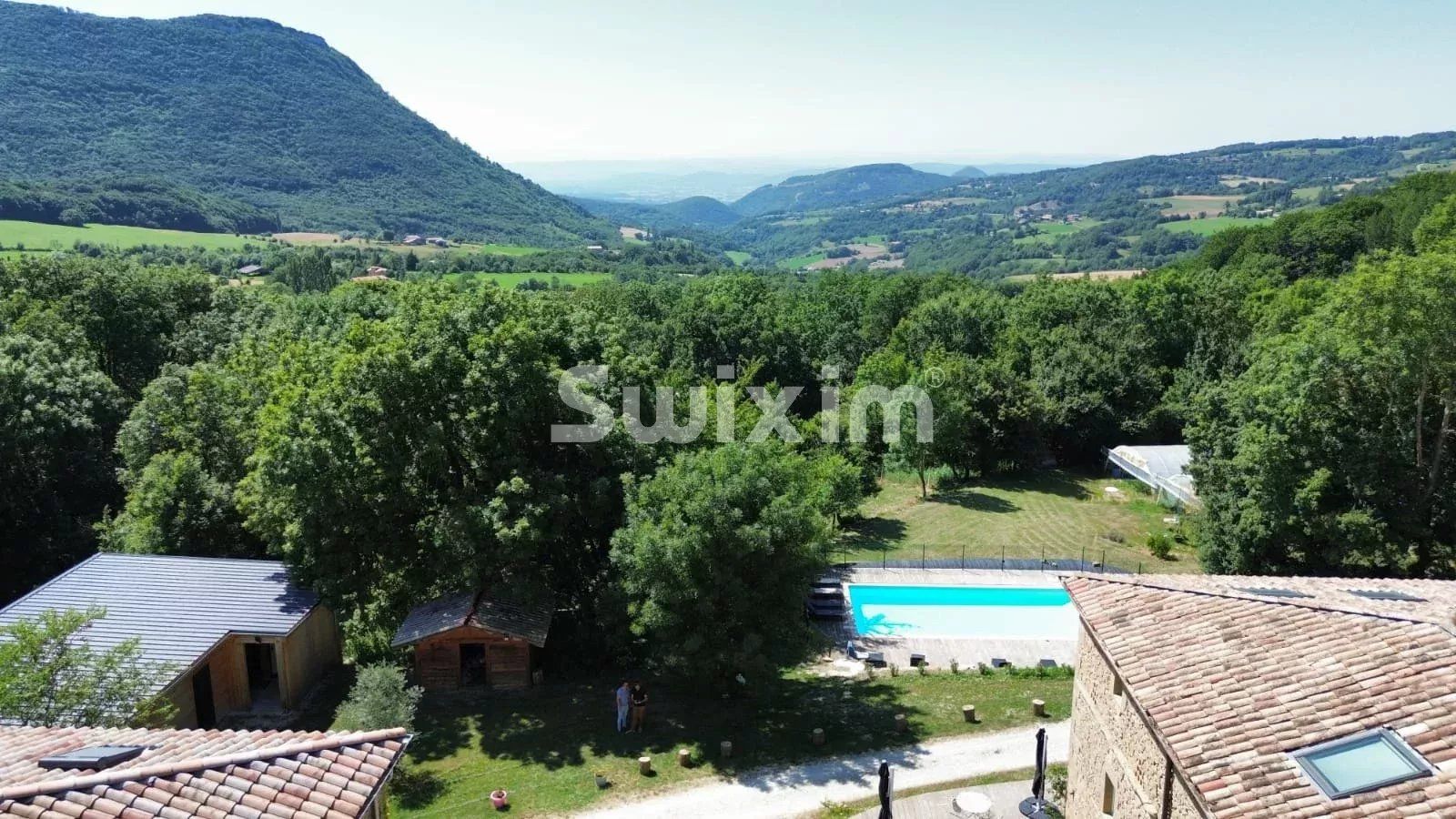 locale commerciale 26 Camere in vendita su Dieulefit (26220)