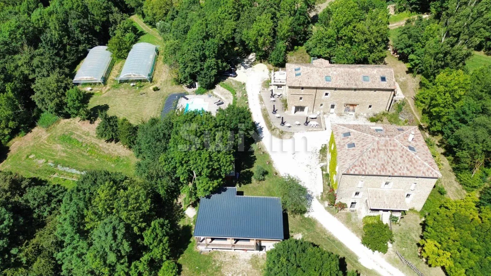 local comercial 26 Salas en venta en Dieulefit (26220)