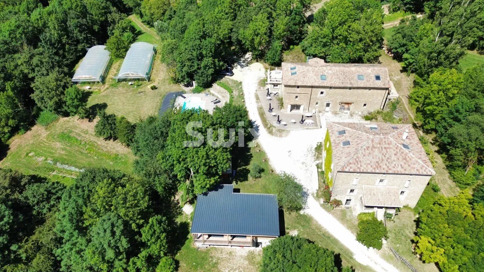 locale commerciale 26 Camere in vendita su Dieulefit (26220)