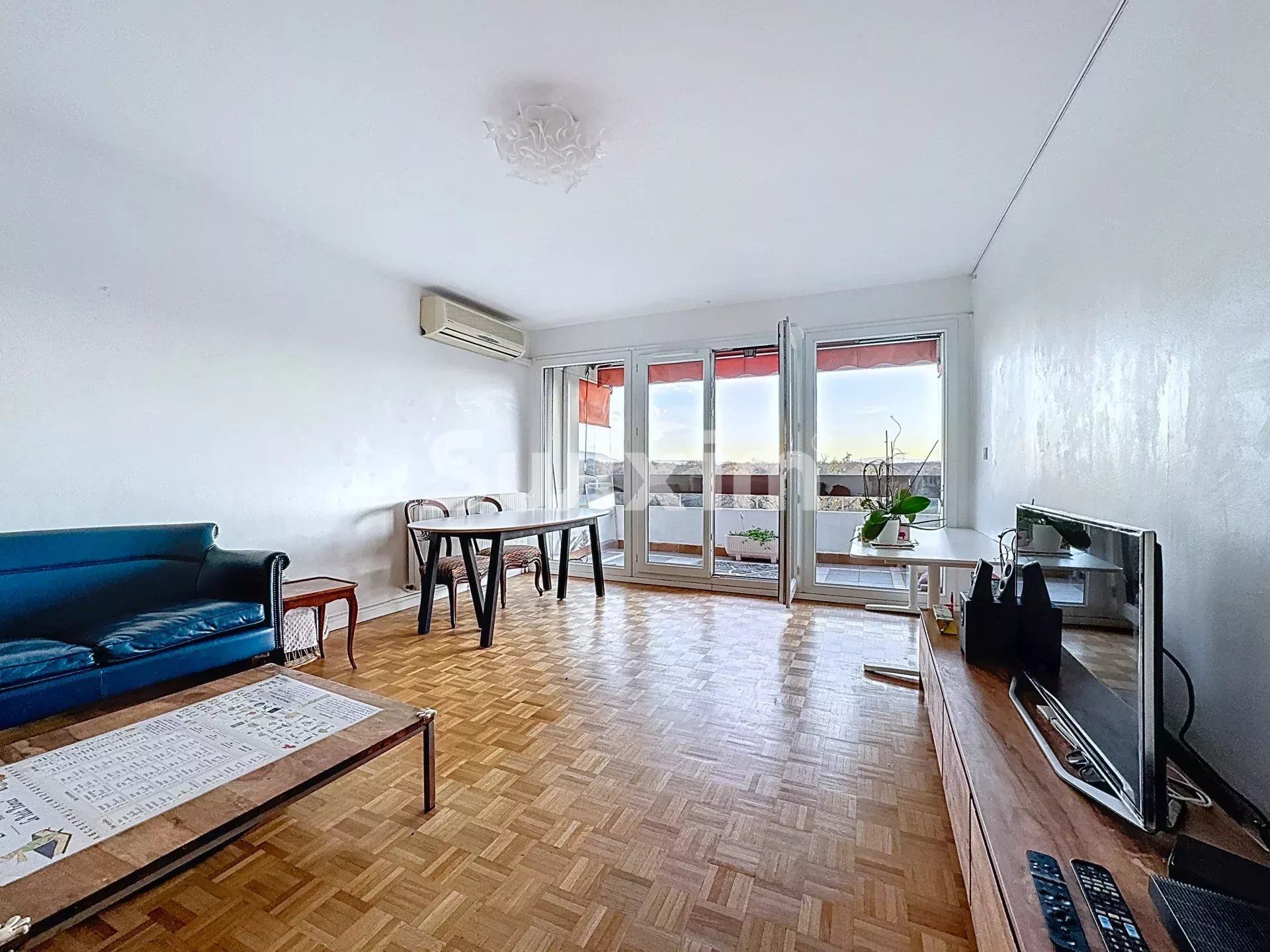 apartment 4 Rooms for sale on Ferney-Voltaire (01210)