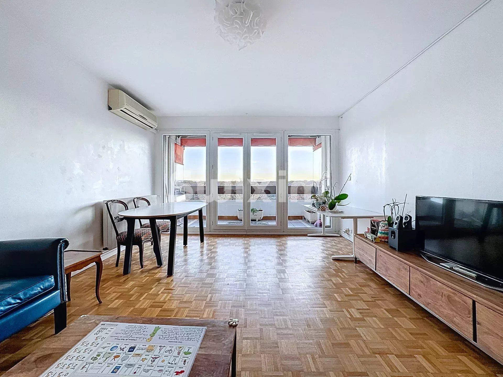 apartment 4 Rooms for sale on Ferney-Voltaire (01210)