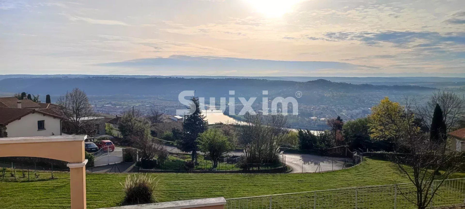 property 5 Rooms for sale on Condrieu (69420)