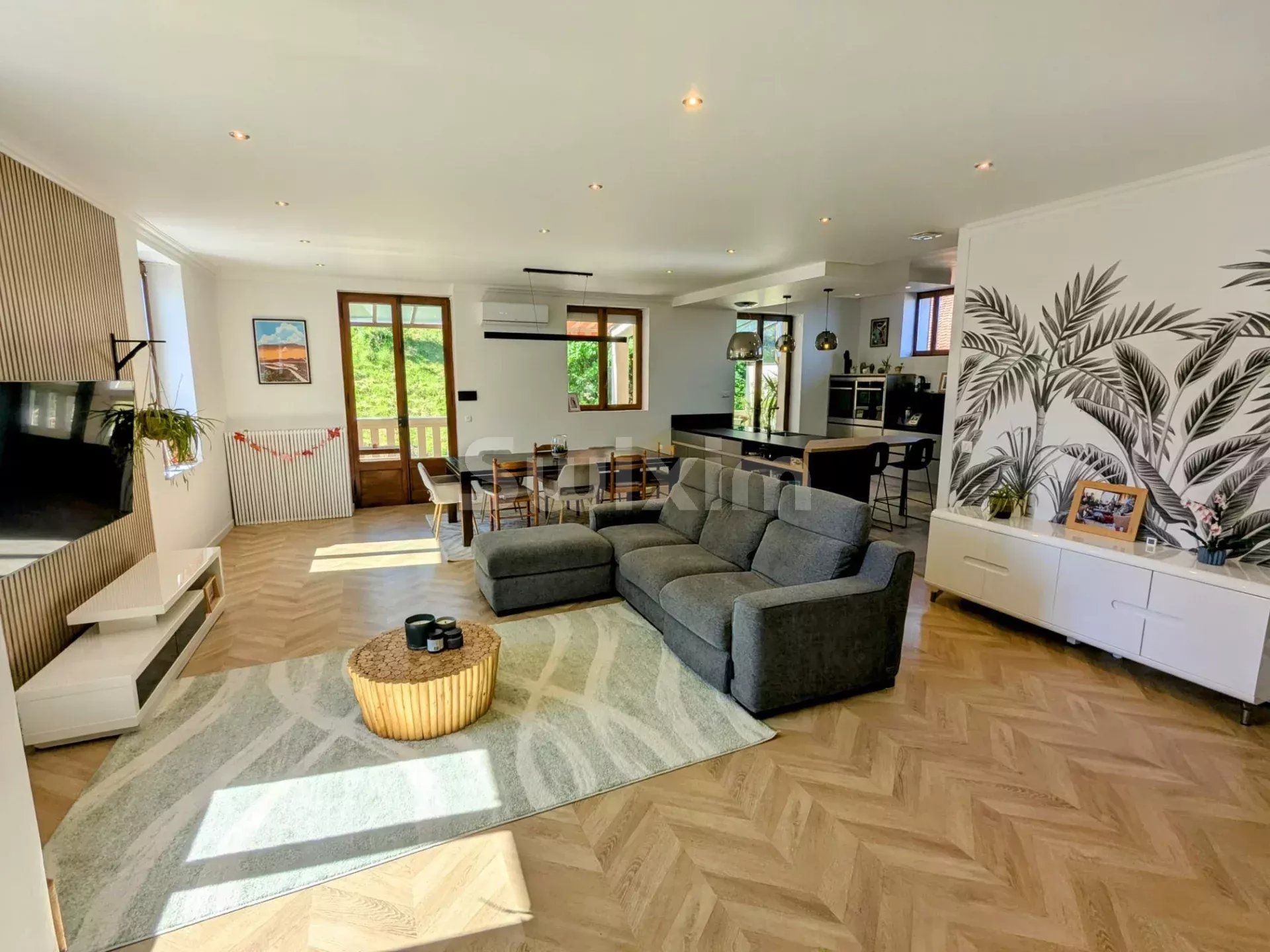 apartment 9 Rooms for sale on Évian-les-Bains (74500)