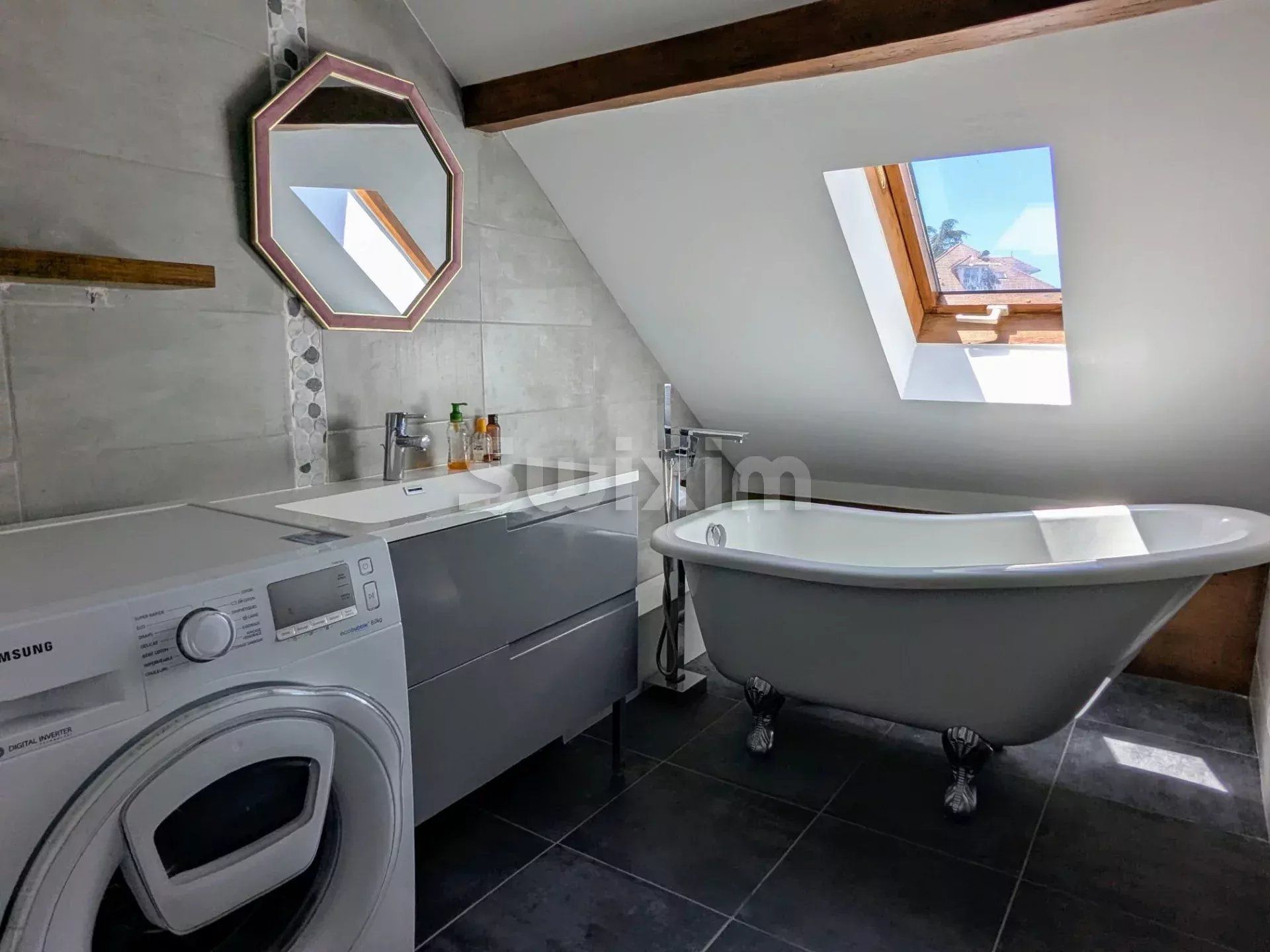 apartment 9 Rooms for sale on Évian-les-Bains (74500)