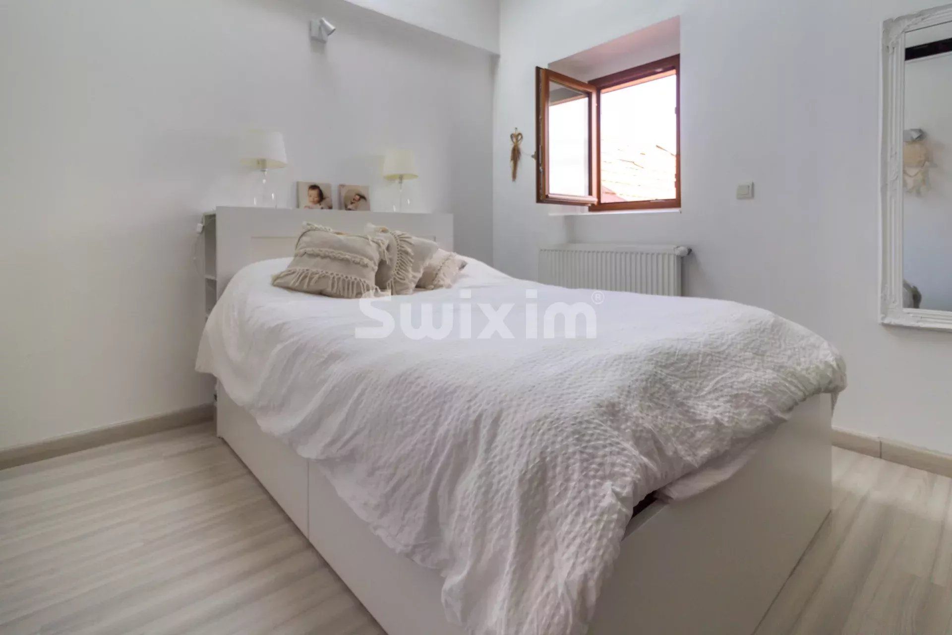 house 5 Rooms for sale on Bons-en-Chablais (74890)