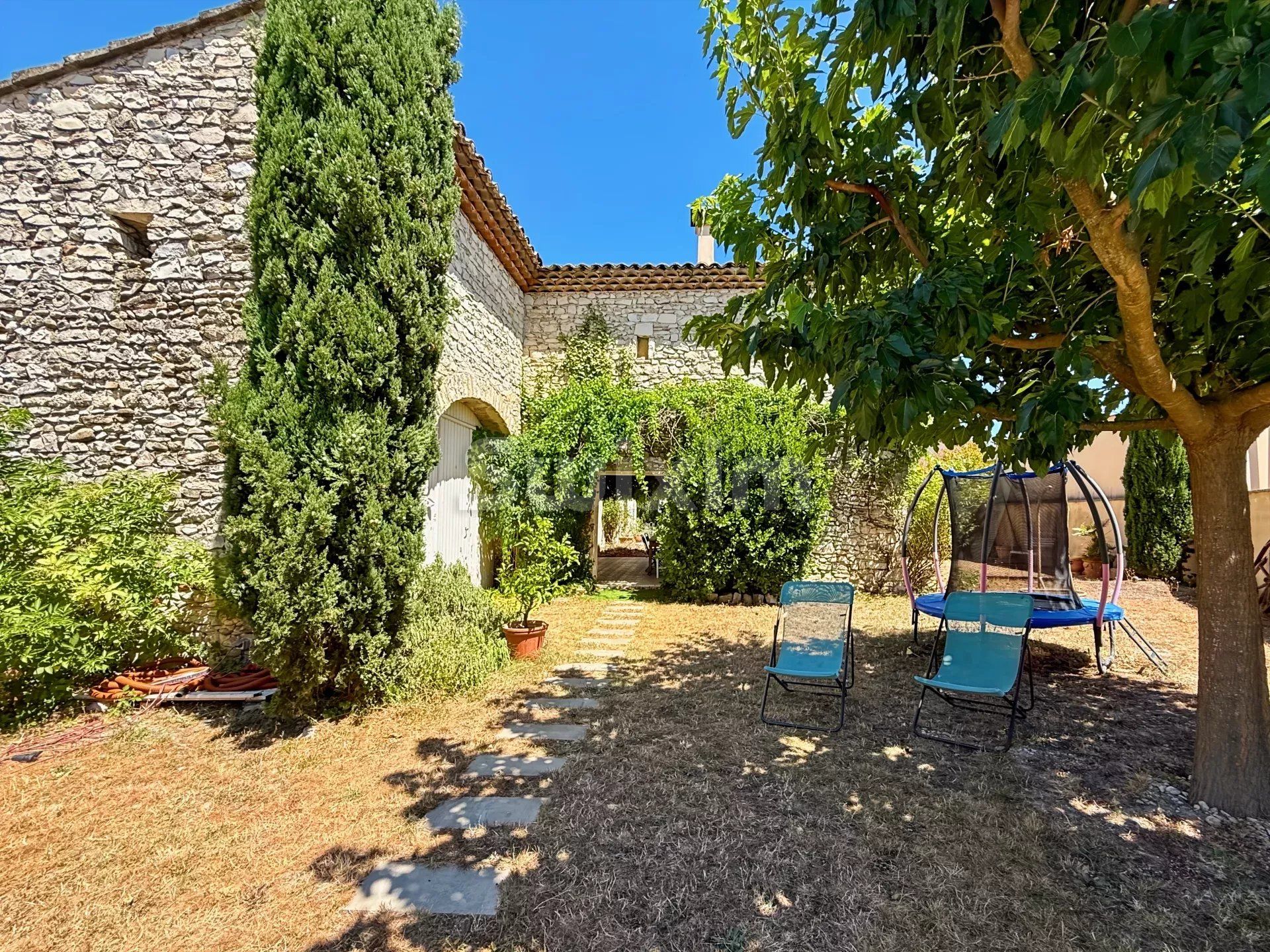 casa 9 Salas en venta en Montélimar (26200)