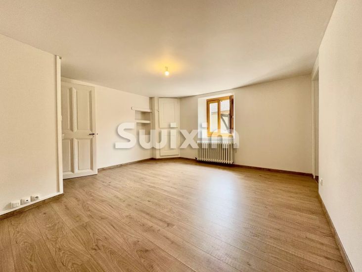 Vente Immeuble Sergy 7 Pièces 121.78 m²