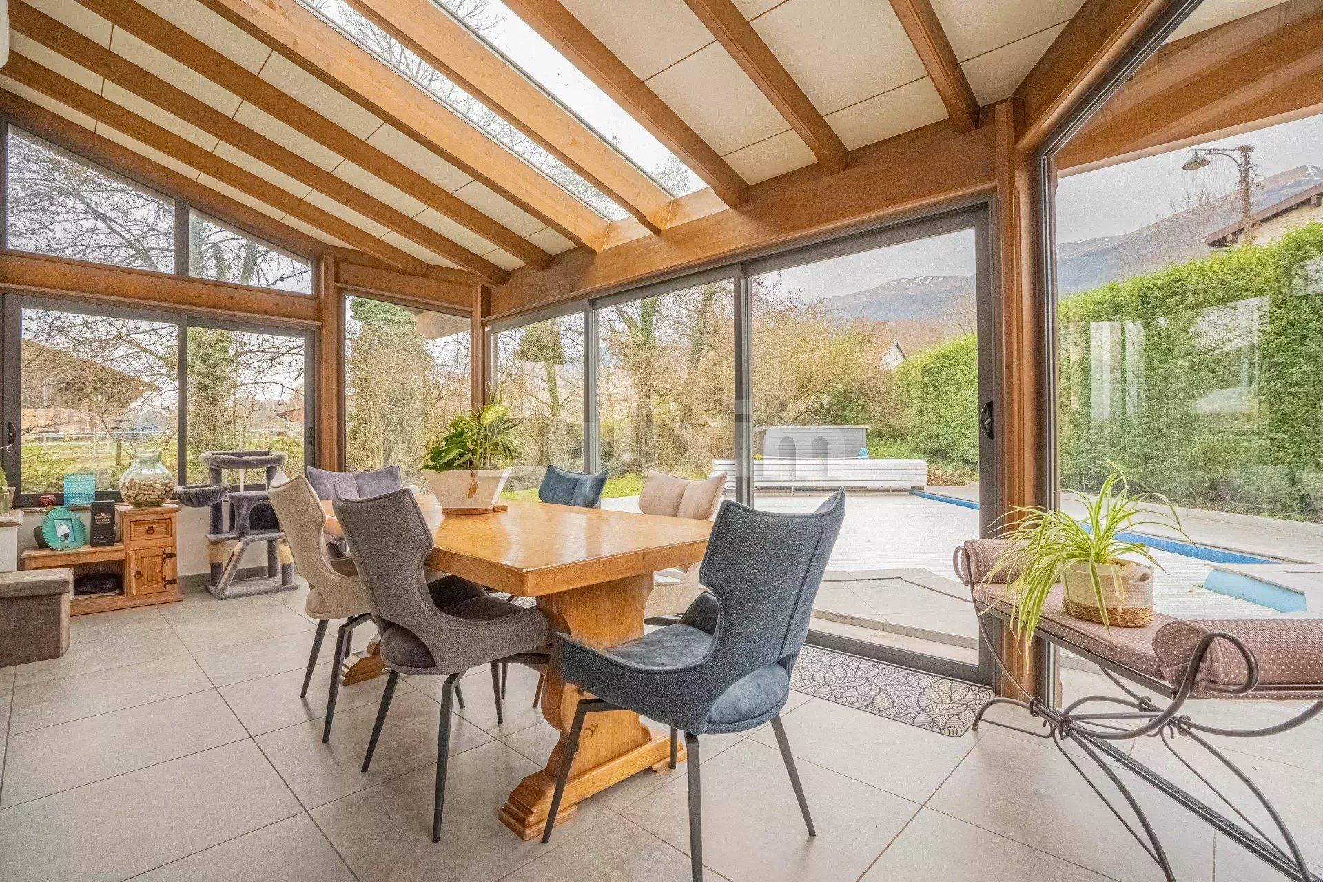 casa 6 Camere in vendita su Échenevex (01170)