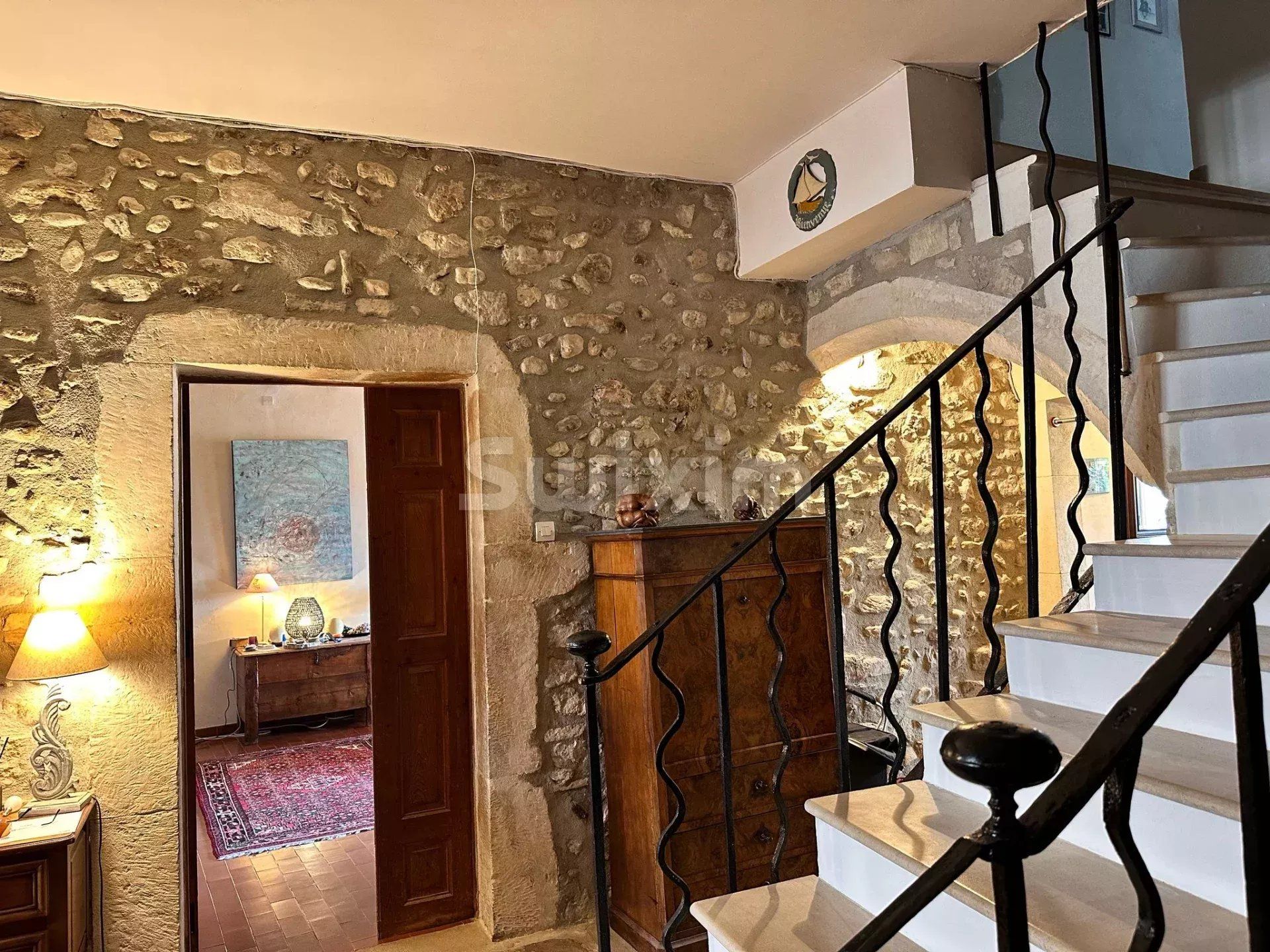 hotel particolare 8 Camere in vendita su Visan (84820)