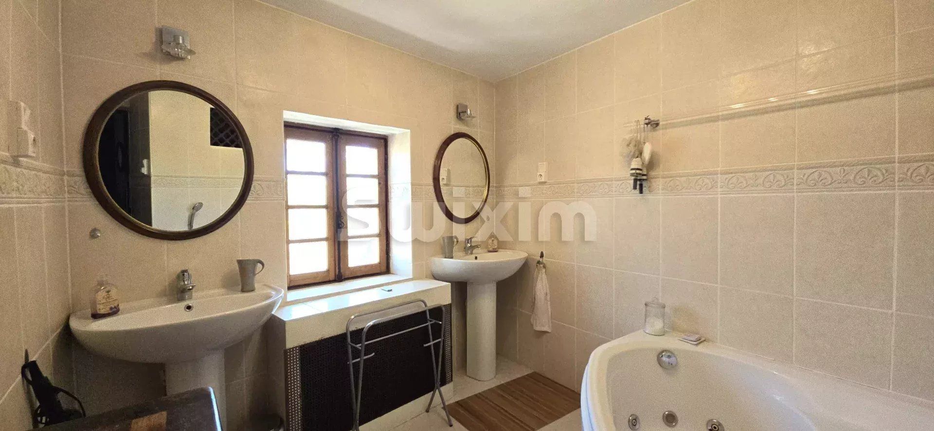 hotel particolare 8 Camere in vendita su Visan (84820)