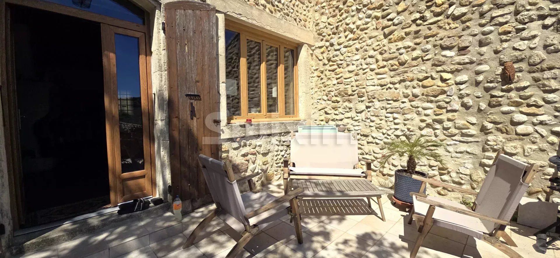 hotel particolare 8 Camere in vendita su Visan (84820)