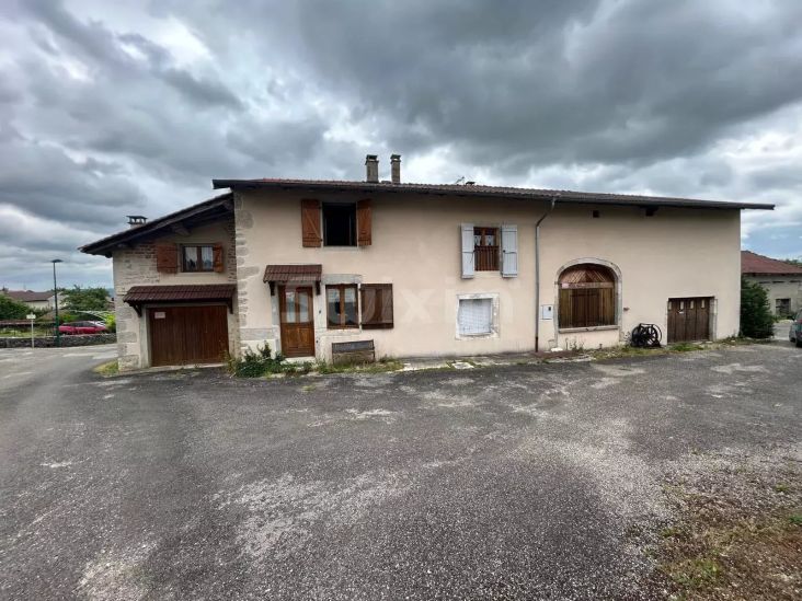 Vente Maison Orgelet 12 Pièces 240 m²