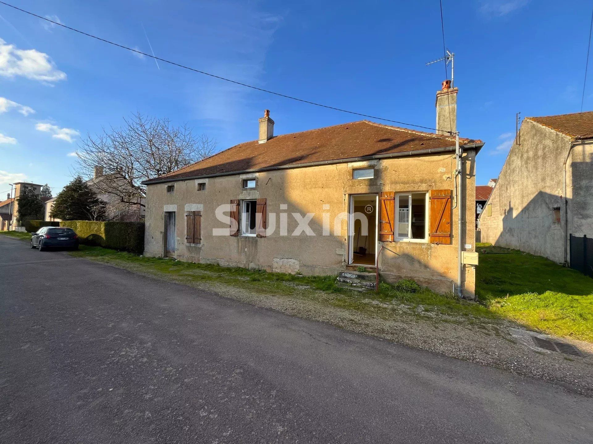 house 4 Rooms for sale on Semur-en-Auxois (21140)