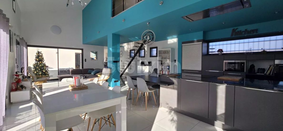 Vente Maison Malaucène 6 Pièces 180 m²