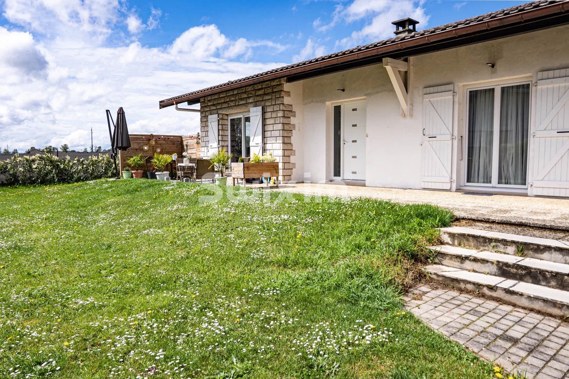 house 4 Rooms for sale on Veigy-Foncenex (74140)