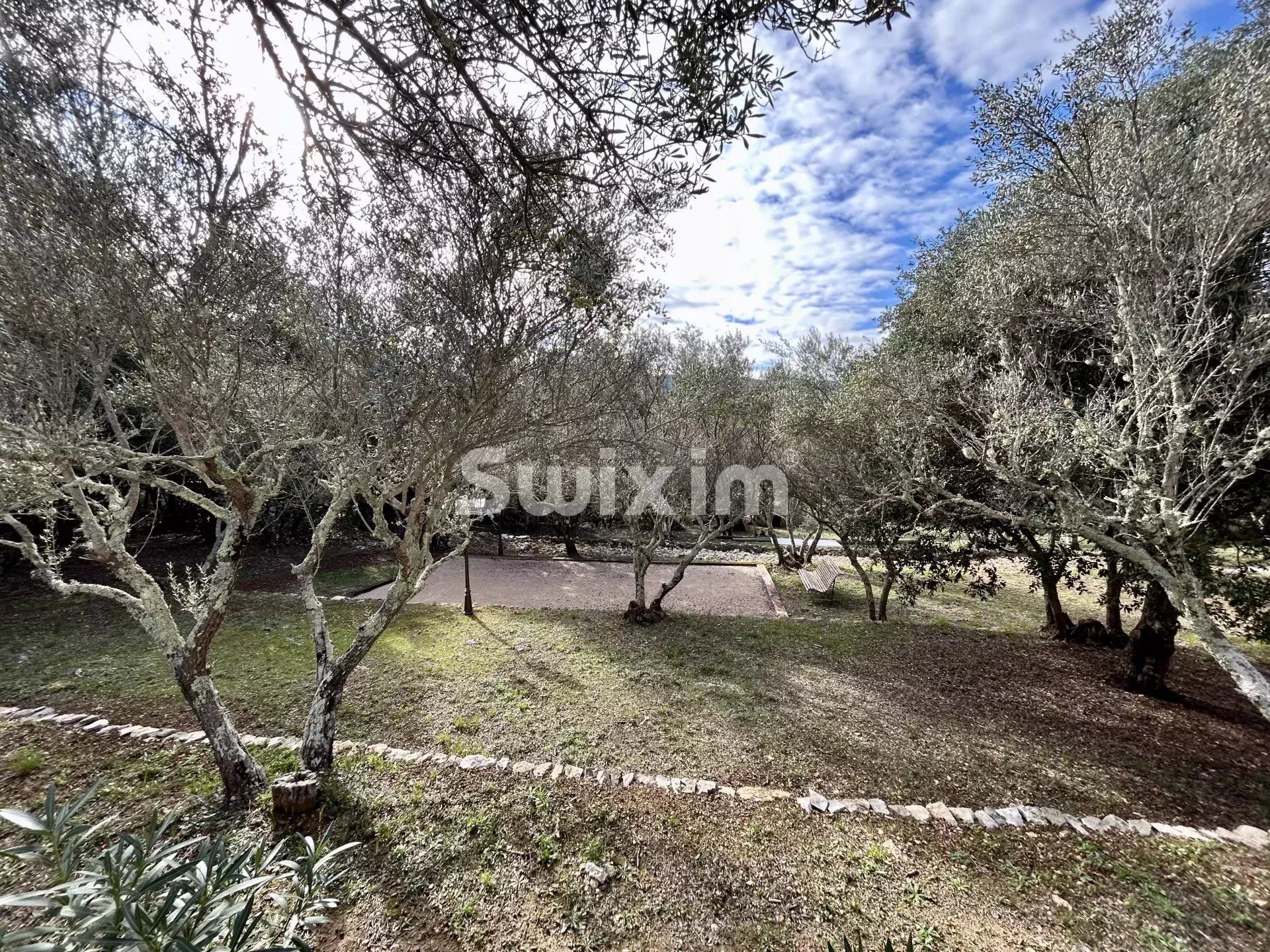 property 7 Rooms for sale on Le Thoronet (83340)