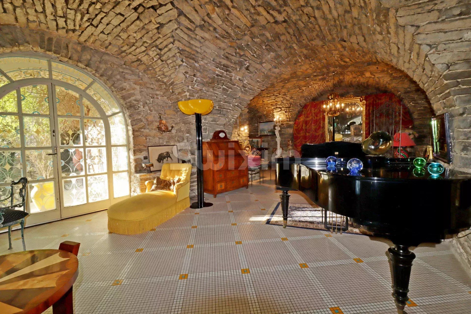 maison 17 Pièces en vente sur Sommières (30250)