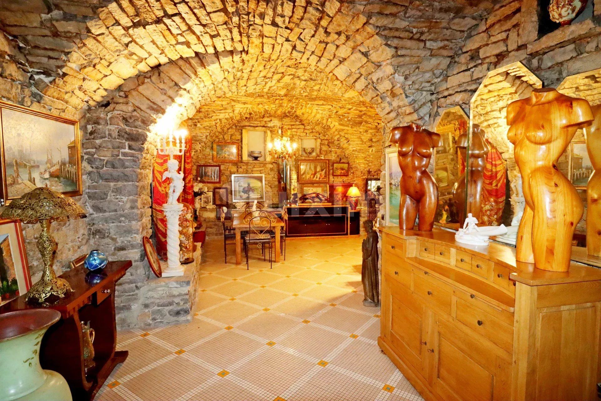 maison 17 Pièces en vente sur Sommières (30250)