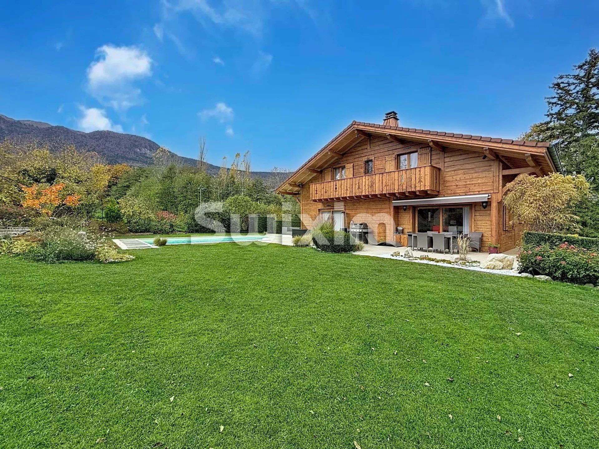 chalet 8 Pièces en vente sur Farges (01550)